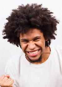 cheveux longs homme noir afro