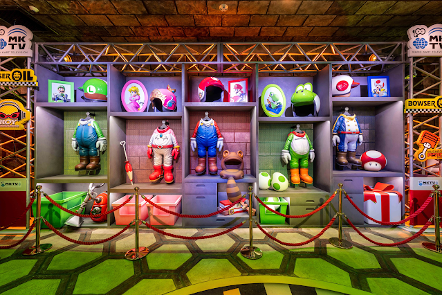 Relação de roupas de corredor Mii inspiradas em Luigi, Peach, Mario, Yoshi e Toad. Há macacões, capacetes e outros itens reminiscentes aos personagens.