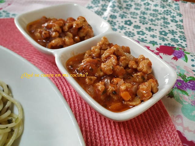 ESPAGUETIS CON SALSA BOLOÑESA DE SOJA TEXTURIZADA