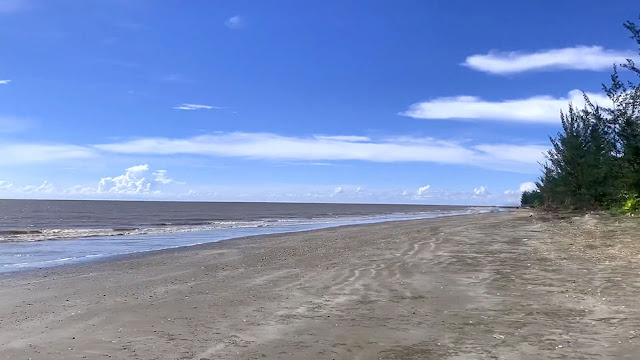 Pantai Paloh Sungai Nibong, Pantai Tengkuyung, Kubu Raya, Kalimantan Barat Foto