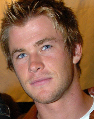 Most Popular Actor Chris Hemsworth, actor of film Thor, Most Popular Celebrity Chris Hemsworth, latest phgoto shoots of Chris Hemsworth