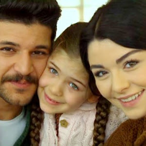 Foto Para Pemain Drama Turki Elif di SCTV