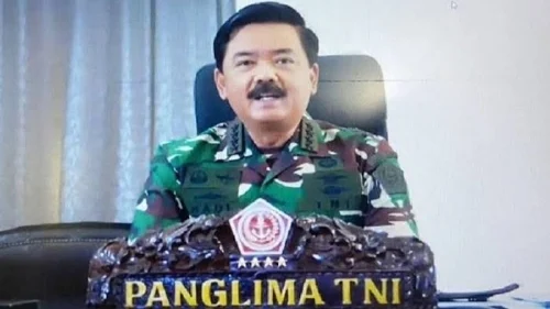 Foto Panglima TNI Marsekal Hadi Tjahjanto. Perintah Penting dari Panglima TNI untuk Para Prajurit, Alutsista juga Dikerahkan.