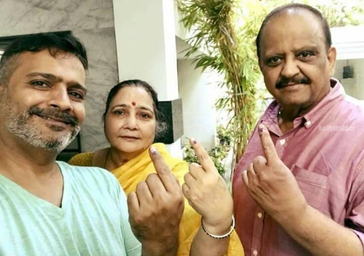 SP Balasubrahmanyam , wife and son SP Charan