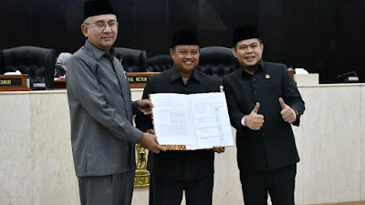 DPRD Jawa Barat  Setujui Raperda P2APBD TA 2022 dan Perubahan Program Pembentukan Perda Tahun 2023