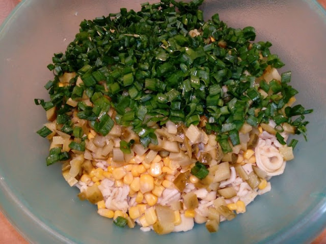 salatka z tortellini salatka z kukurydza salatka imprezowa salatka swiateczna latwa szybka salatka salatka z makaronem salatka ze szczypiorkiem