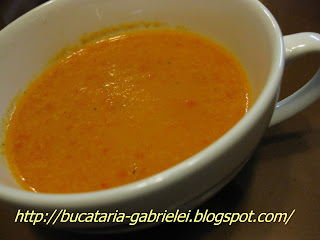 Articole culinare : Supa crema de paprika(ardei gras rosu)