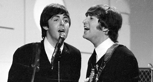 Paul McCartney y John Lennon Toast of the Town, el programa de variedades de CBS. presentado por Ed Sullivan, Nueva York, 14 de agosto de 1965