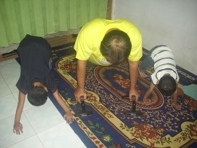 Push Up Bapak dan Anak