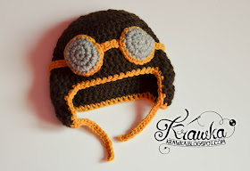 Krawka: Crochet aviator newborn hat. Props for a photo session of a newborn baby. 