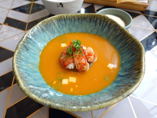 Pazzi Isshokenmei H Queens Central HK - Japanese Italian fusion cuisine - miso soup, lobster, daikon, tofu