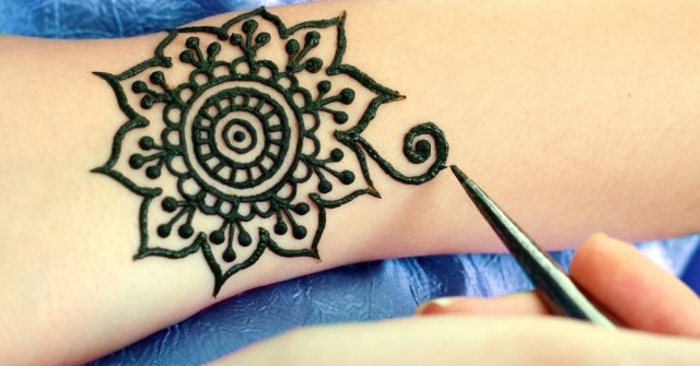 model henna tangan 