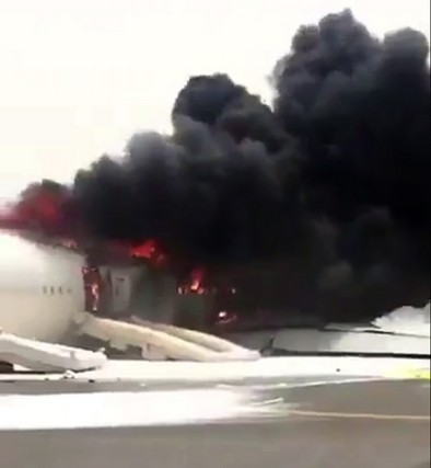 Emirates Plane crashed in Dubai 1 firefighter killed and hundreds saved