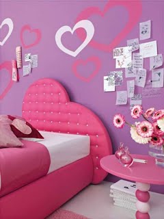 Girls Pink Bedroom With Wall Paintings of Love-1