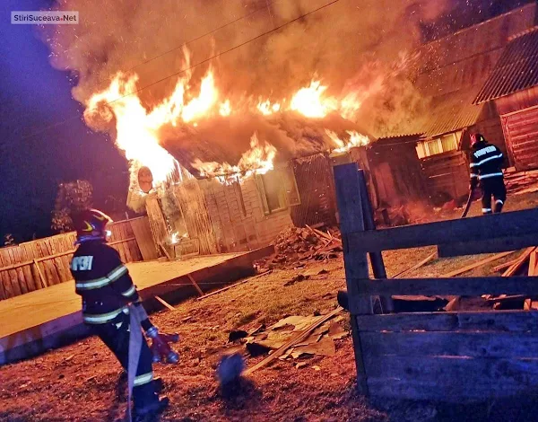 Locuință devastată de un incendiu, la Frasin