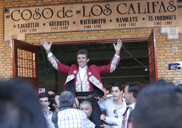 Pablo Hermoso e Lea Vicens destacam-se em Córdoba