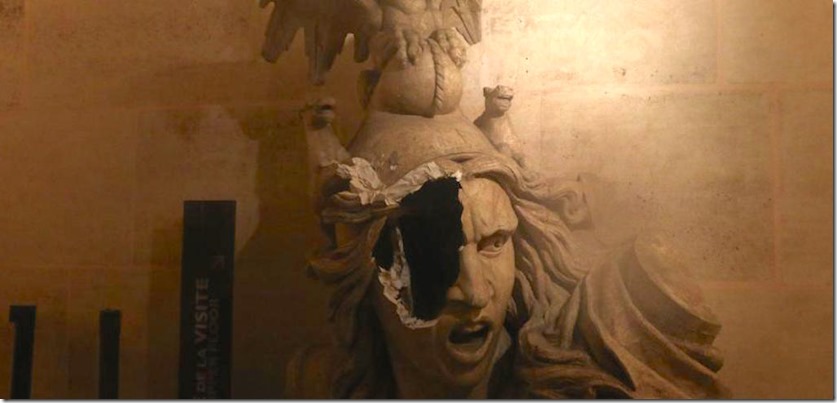 Paris-Arc-de-triomphe-France-en-émeutes-Gilets-jaunes-saccagés-Fr