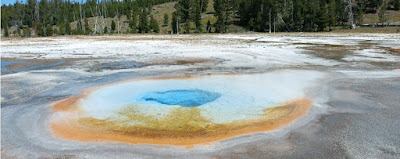 Yellowstone, Upper Geyser Basin, Zona del Old Faithfull, Chromatic Pool.