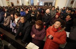 Na ditadura comunista da China, 30 policiais invadem igreja: 'parem de adorar a Cristo'