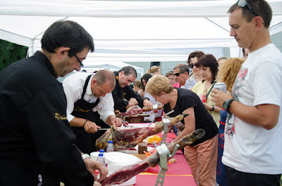 Cortadores de jamón en el 40 aniversario de Kimberly Clark