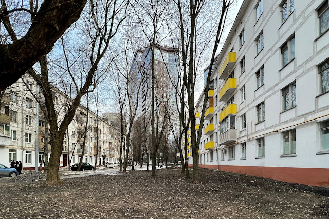 Дмитровское шоссе, дворы, жилой комплекс «Дыхание», жилые дома 1963 года постройки