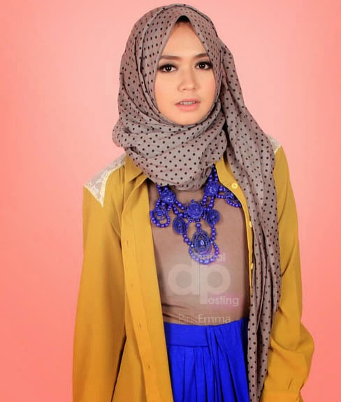 Trend 2. Model Hijab Modern Cantik Ala Dini Djoemiko image