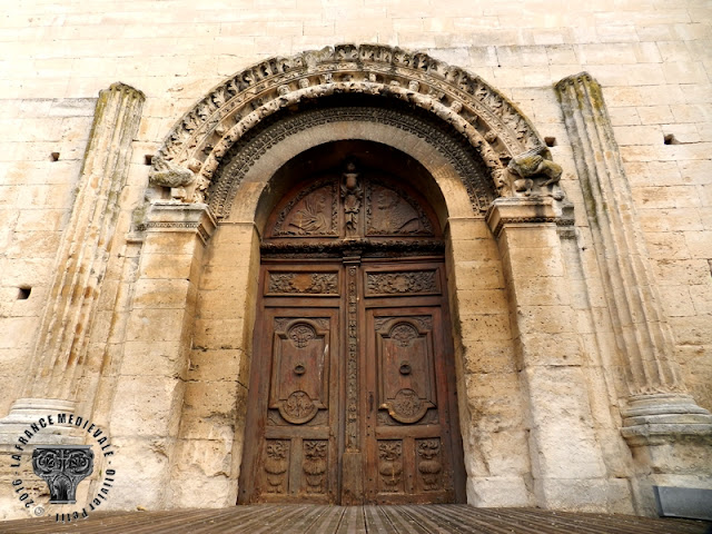 SAINT-PAUL-TROIS-CHATEAUX (26) - Cathédrale romane Notre-Dame (Extérieur)