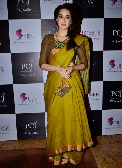 Sagarika Ghatge Walk  for Ganjam Show at the IIJW 2014
