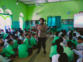 Polres Blitar Berikan Penyuluhan Tentang Bullying di Lingkungan Sekolah