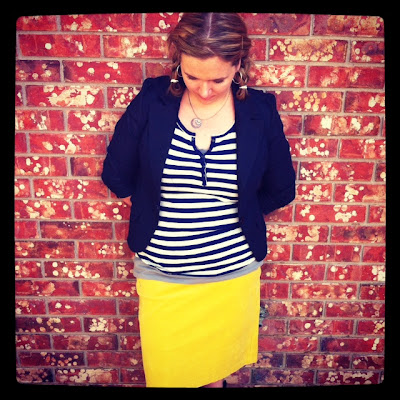 yellow pencil skirt outfit