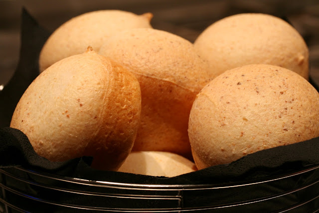 pães de queijo, ricette brasiliane, polvilho, ricotta stagionata