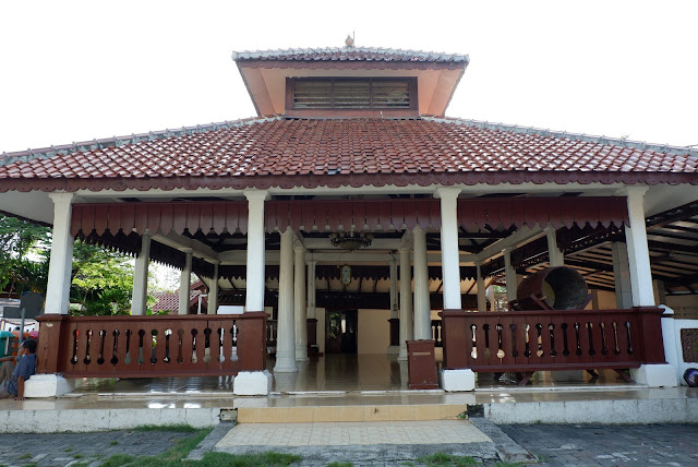 pendopo masjid al alam marunda