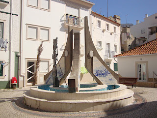 Beautiful Monument honoring Nazaré Woman photo