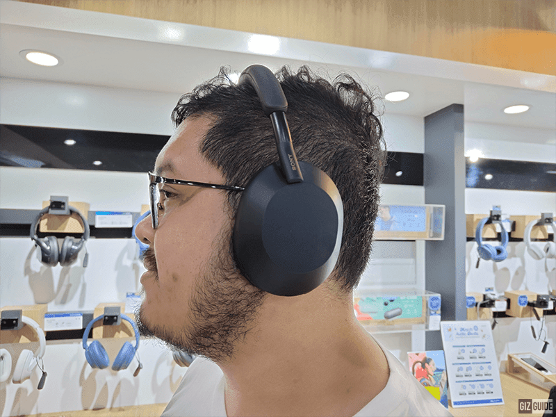 The WH-1000XM5 headphones