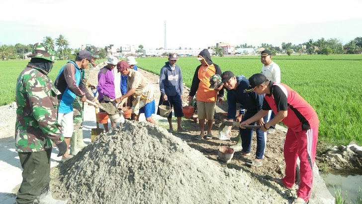 Masyarakat Menyerbu Lokasi TMMD Ke- 105 di Kodim 1404/Pinrang