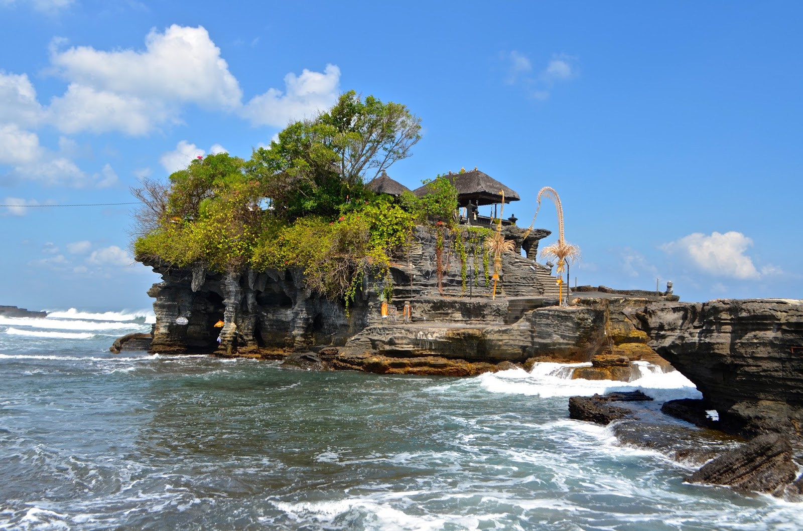 Tanah Lot Salah Satu Tujuan Wisata Terkenal Di Bali WISATA
