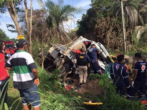 Acidente na BR 316, entre Codó e Caxias, deixa três mortos e vários feridos