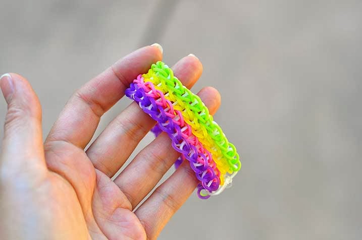 3D Triple Dimension EASY Reversible Rainbow Loom Bracelet - Three Sides |  Rainbow loom bands, Rainbow loom patterns, Rainbow loom bracelets easy