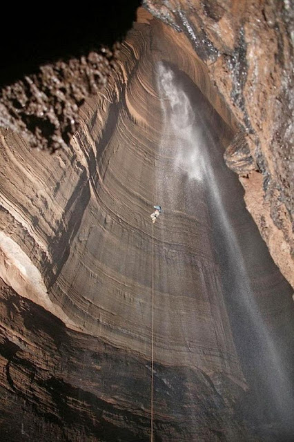 Krubera-Voronya,Everest gua