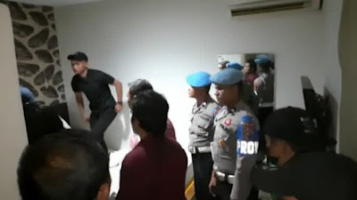 Suami Bersama Keluarga dan Anaknya Grebek Istri Sedang Ngamar dengan Anggota Polisi  