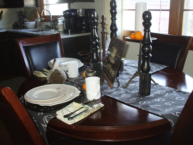 Breakfast Tablescape using Black and White as a color scheme.