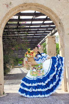 Traje Típico de Honduras Azul y Blanco