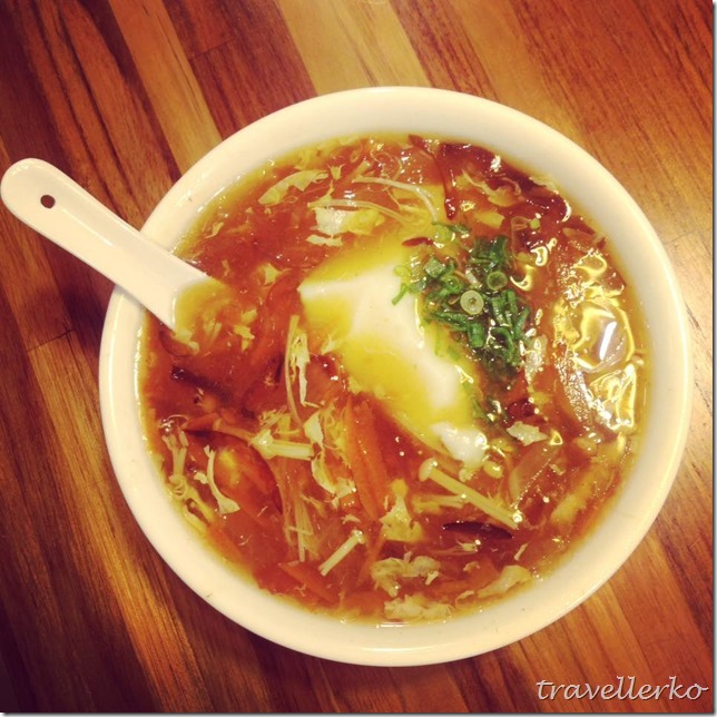 六村麵食館-起死回生酸辣湯