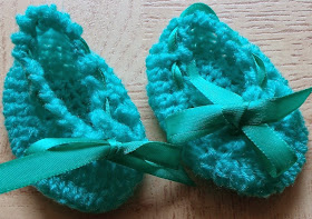 Sweet Nothings Crochet free crochet pattern blog, baby booties pattern
