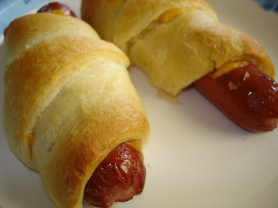 pigs in blankets. pigs in lankets