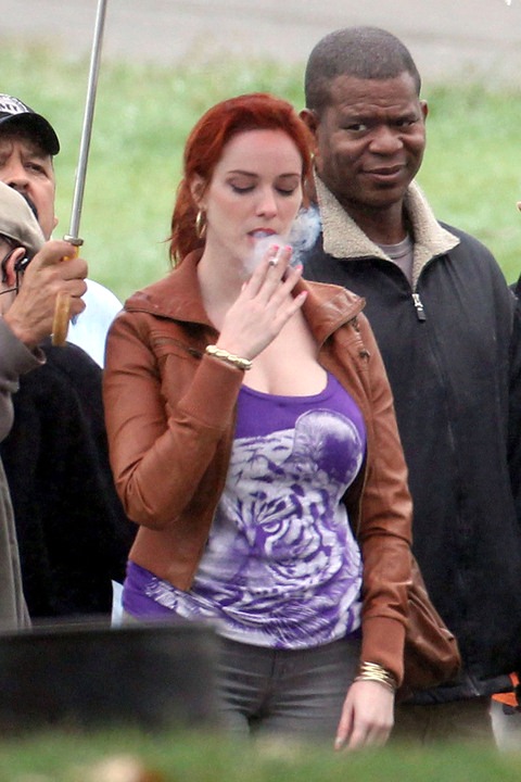 gallery_main-christina-hendicks-smoking-10