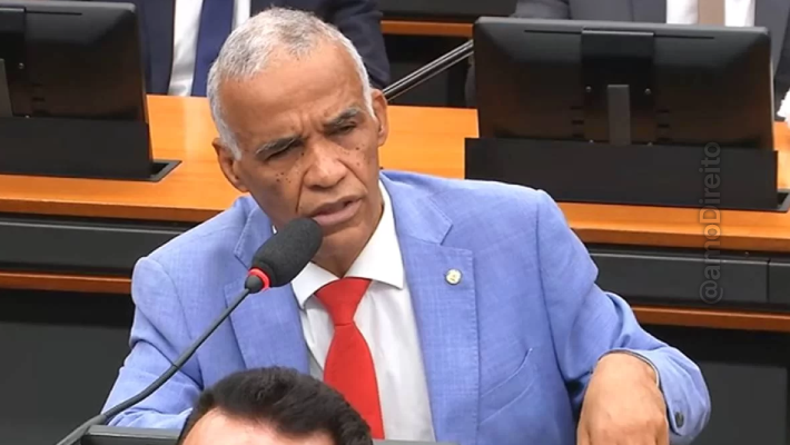 Durante votação de projeto, deputado diz que “homem tem binga e