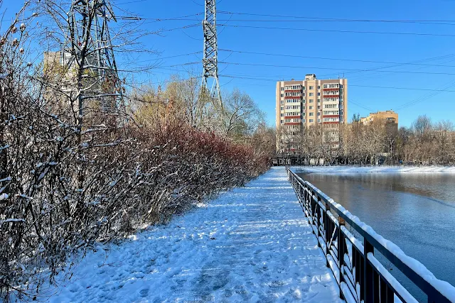 улица Сталеваров, МКАД, 3-й километр, Новогиреевский пруд