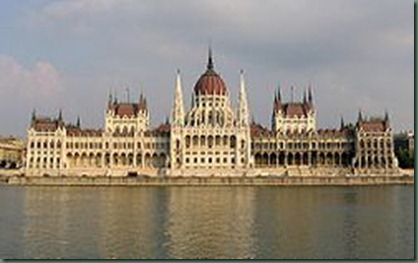 250px-Budapest_Parliament_4604