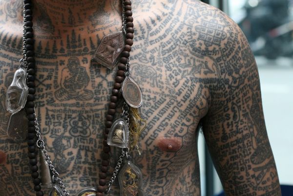 Sak Yant Tatto Bertuah  Asal Thailand Berita Aneh Unik 